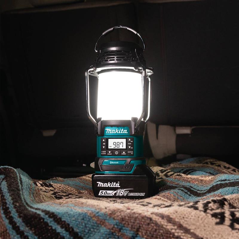 Makita 18V LXT Bluetooth Radio and L.E.D. Lantern