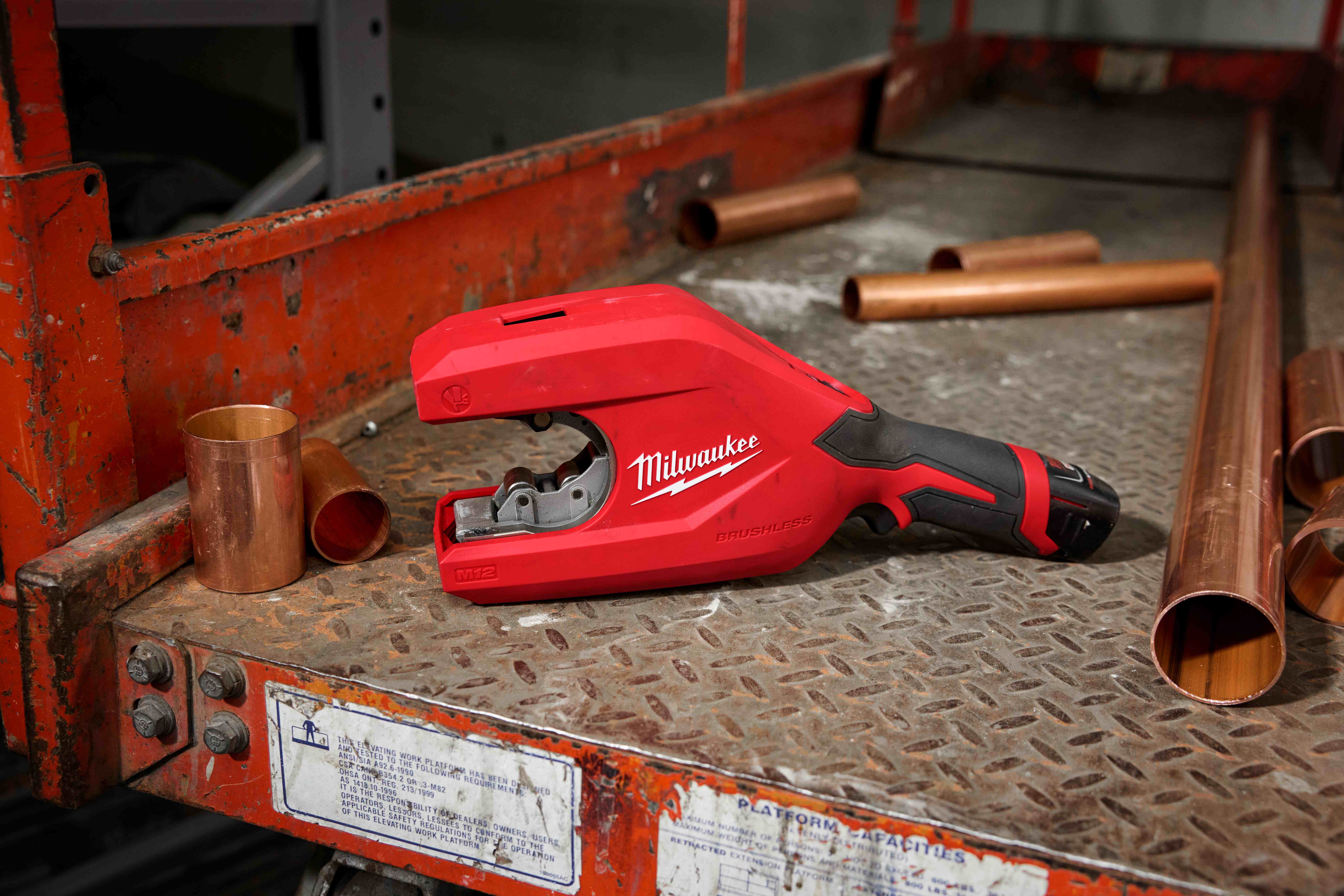 Milwaukee Tool M12 Brushless 1-1/4 inch to 2-inch Copper Tubing Cutter