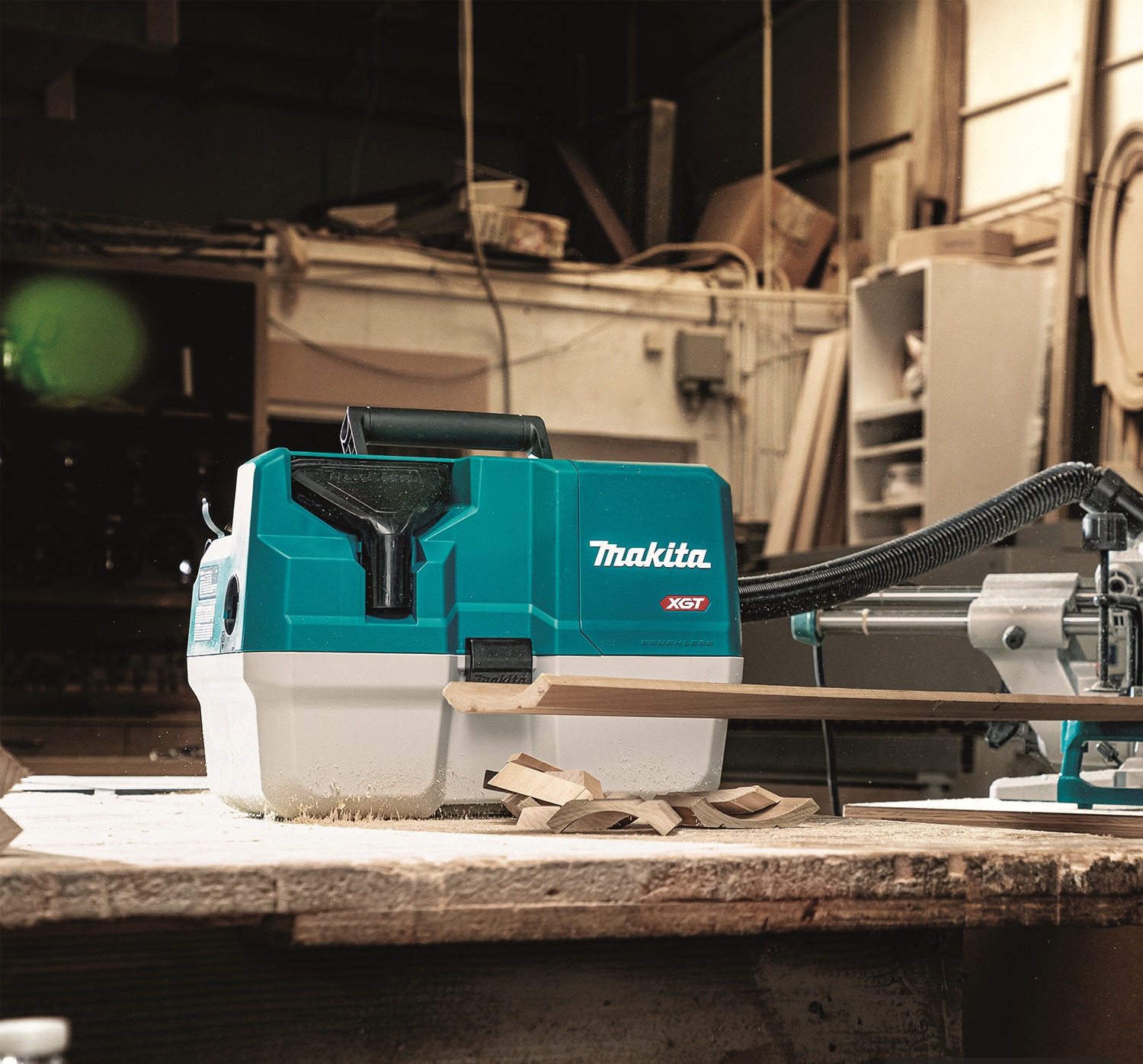 Makita 40V max XGT 2 Gallon HEPA Filter Portable Wet/Dry Vacuum Makita 40V max XGT 2 Gallon HEPA Filter Portable Wet/Dry Vacuum