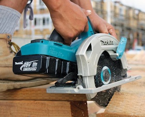 Makita has delivered a new industry standard with the 18V X2 LXT Lithium-Ion (36V) Cordless 7-1/4" Circular Saw. 