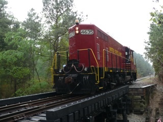 120 Ton Locomotive successfully crosses Axion's RSC RR Bridge (Photo: Business Wire)