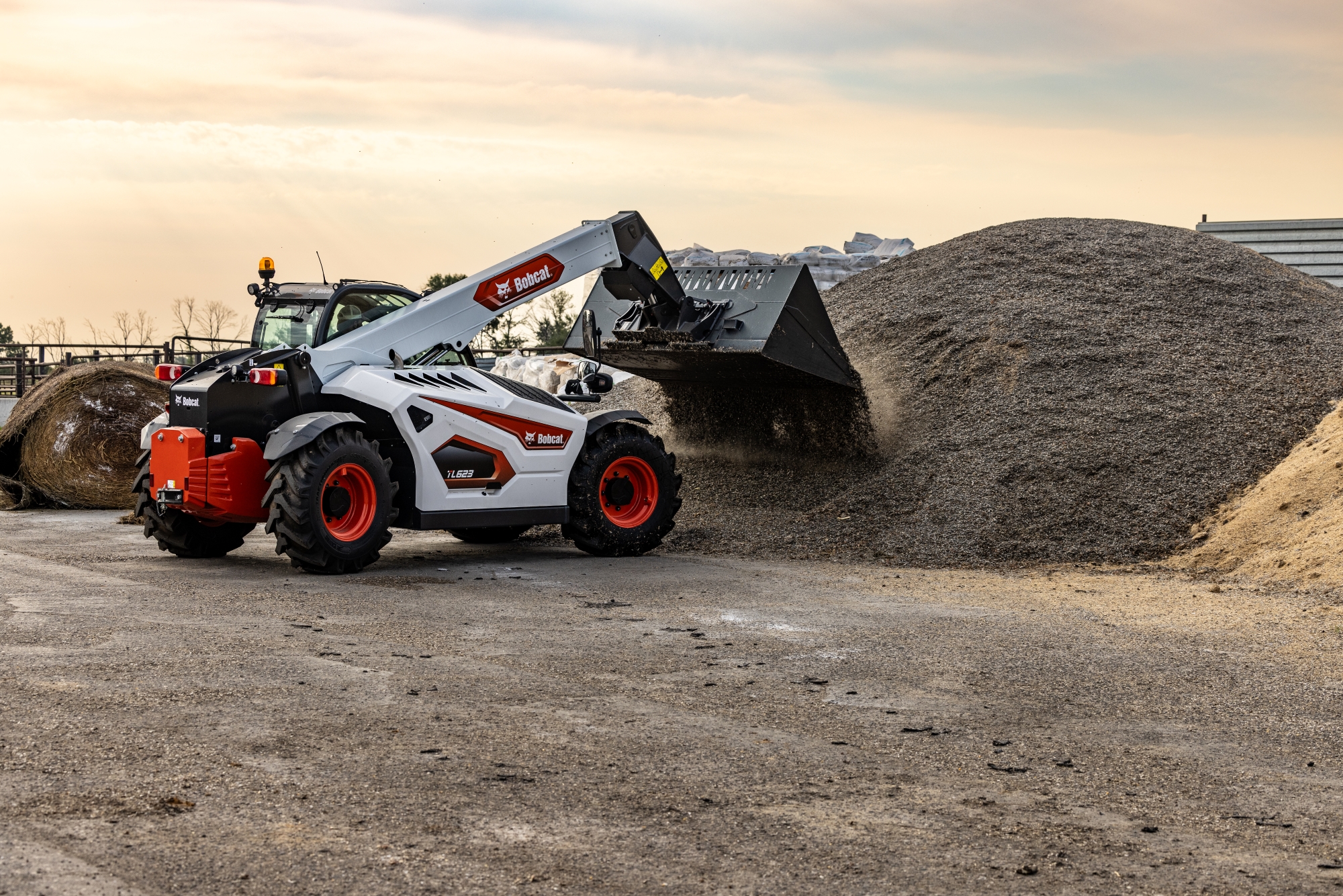 Bobcat TL623 telehandler